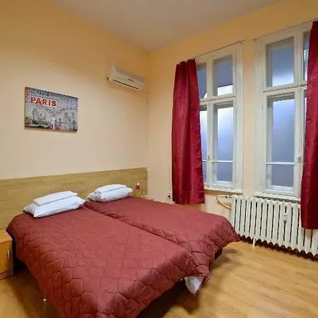 Guesthouse32 Hotel *